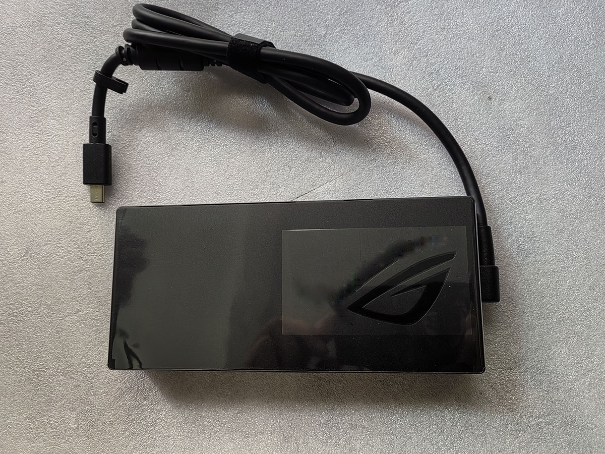 Adaptateur secteur rectangulai - Pc Gaming Uk avis et prix