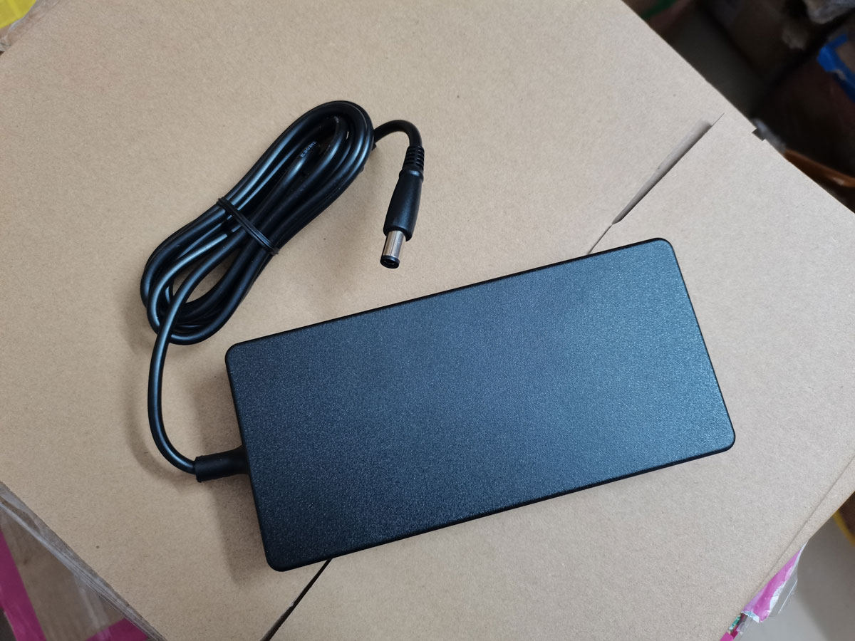 Adaptateur secteur mince FSP 1 - Pc Gaming Uk avis et prix