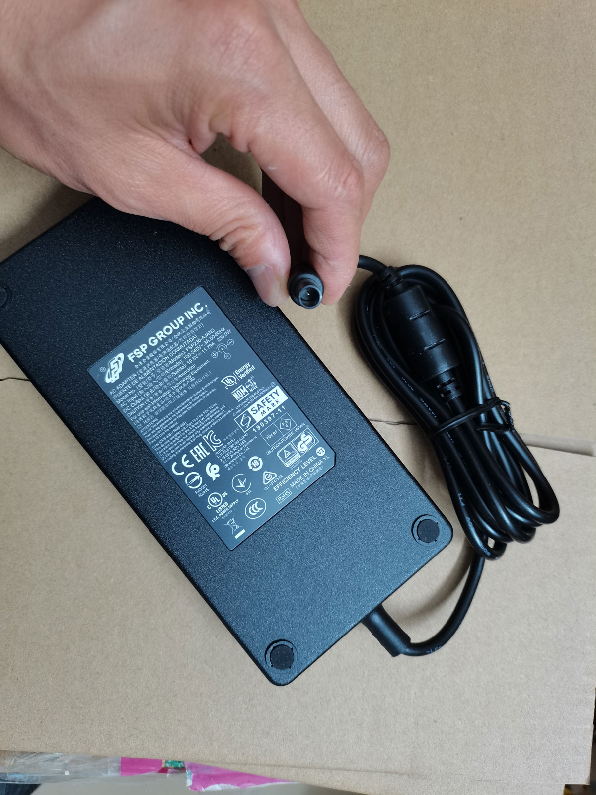 Adaptateur secteur mince FSP 1 - Pc Gaming Uk avis et prix