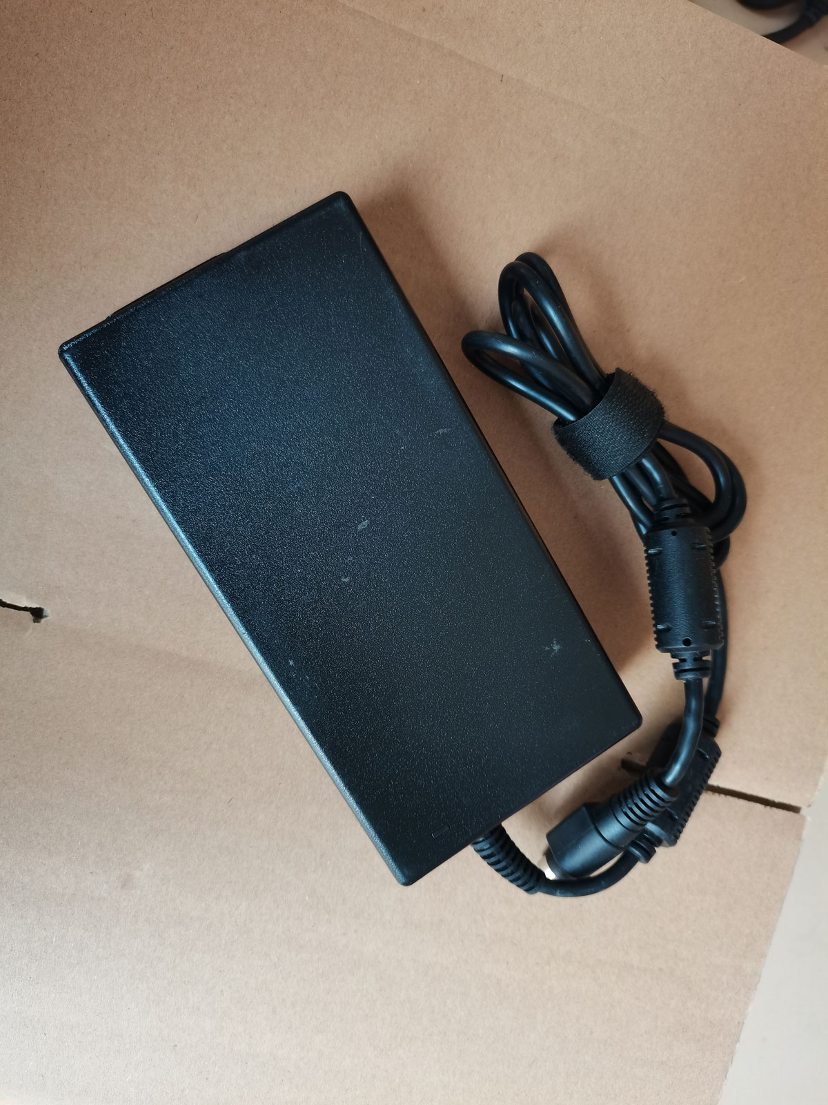 Adaptateur secteur OEM Delta 2 - Pc Gaming Uk avis et prix